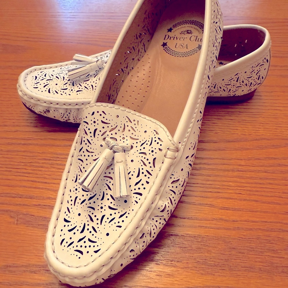 Driver Club USA Perforated White Loafers with Tassels